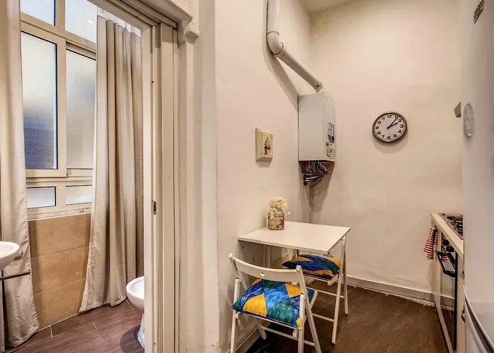 Konukevi O La Civetta Di Trastevere Roma